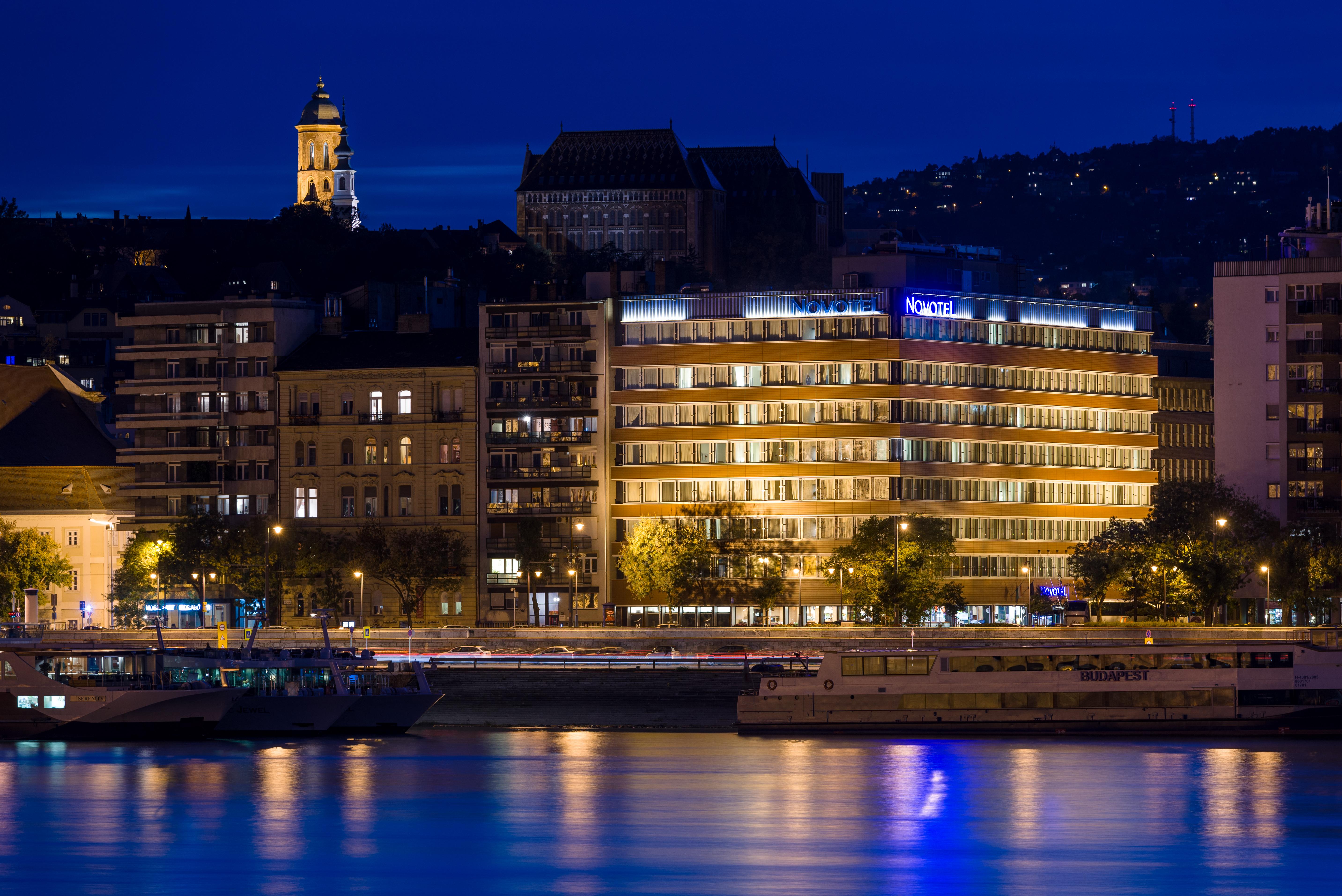 Novotel Budapest Danube Exterior photo